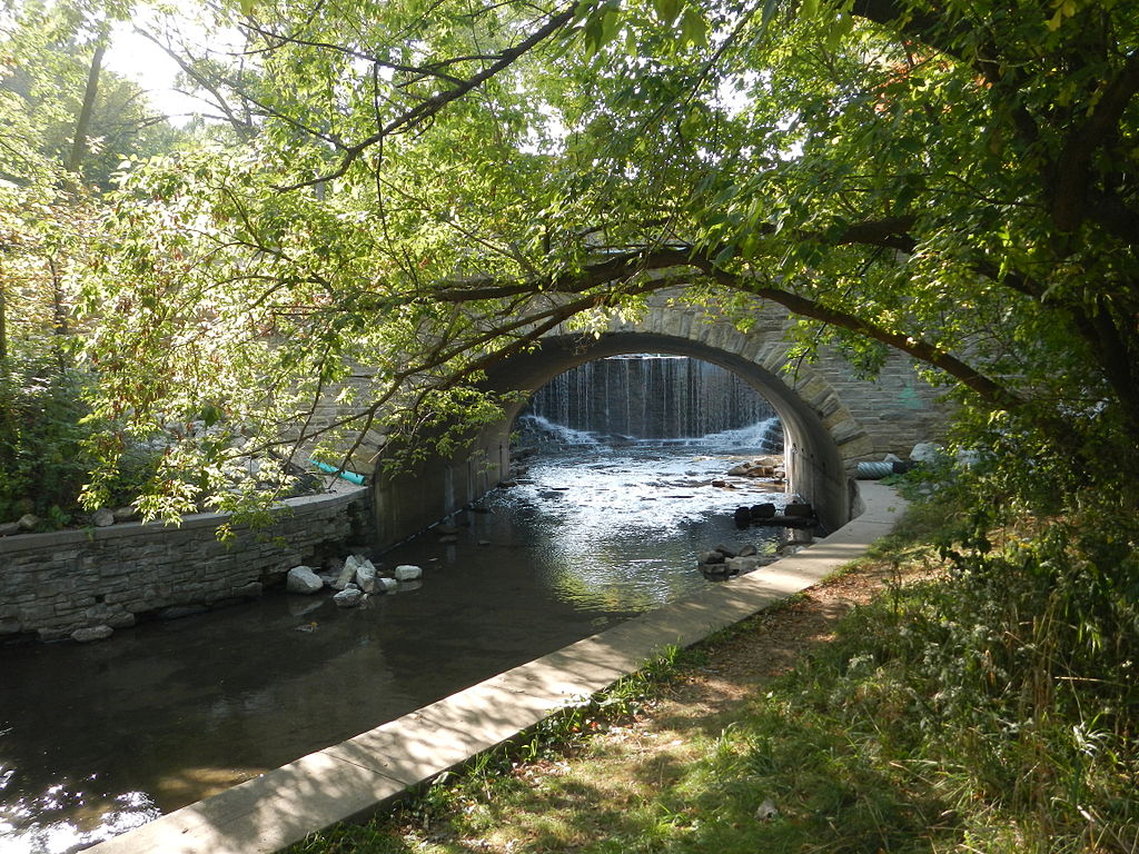 Oak Creek Parkway